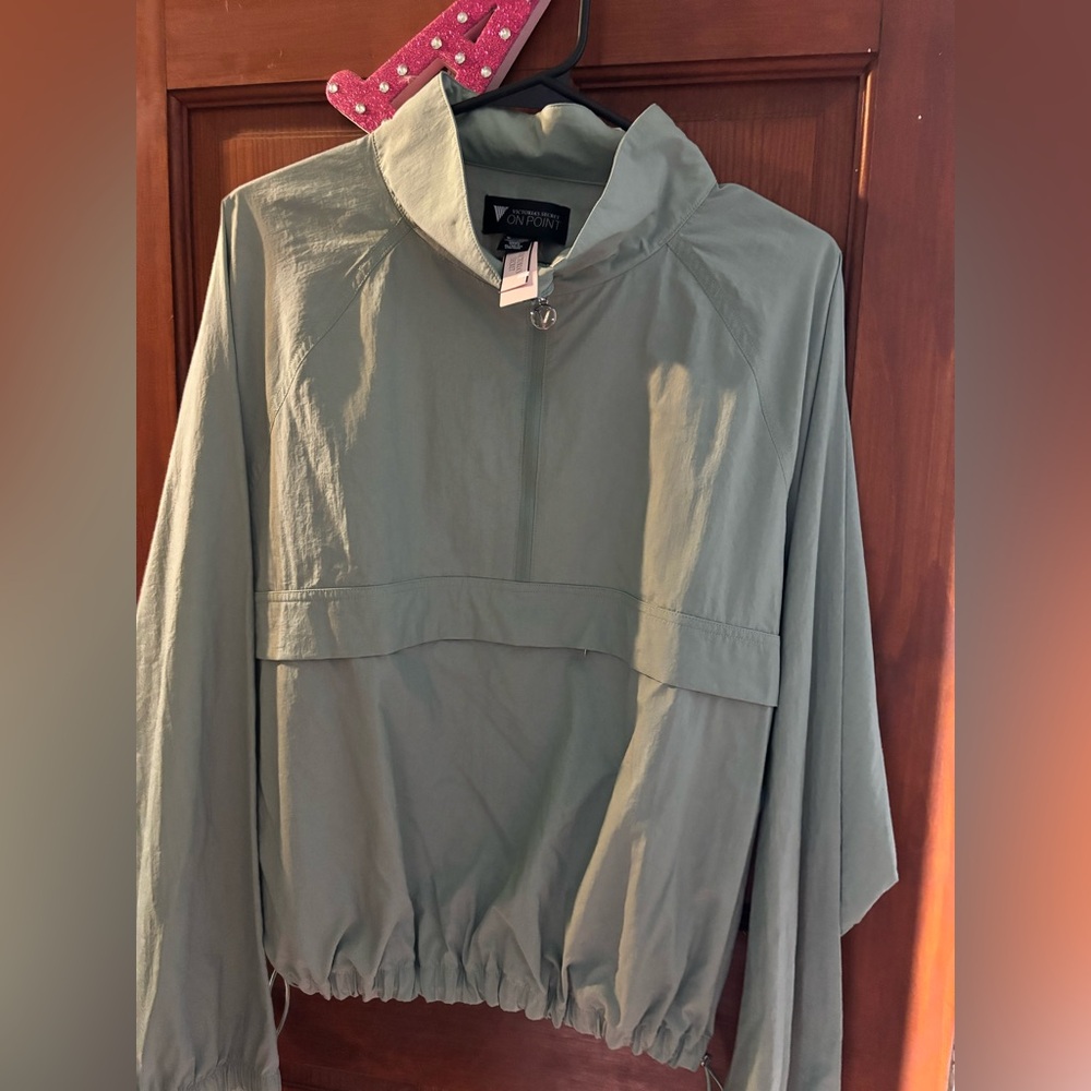 Victoria's Secret NWT On Point Athletic Windbreaker Size XL